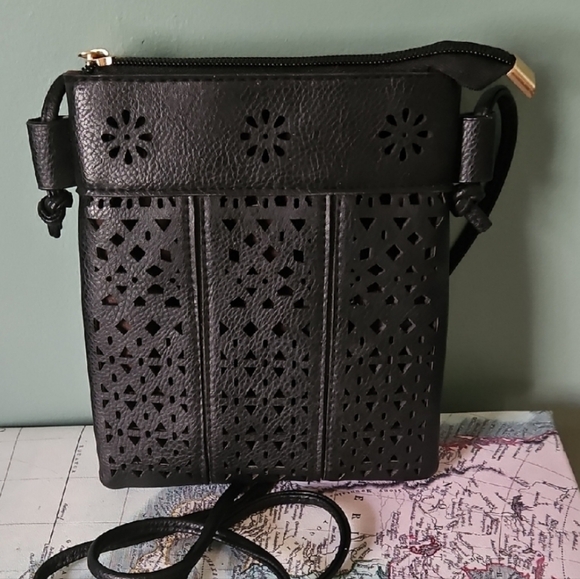 Elegant Women's Crossbody Bag Set - Picture 3 of 9
